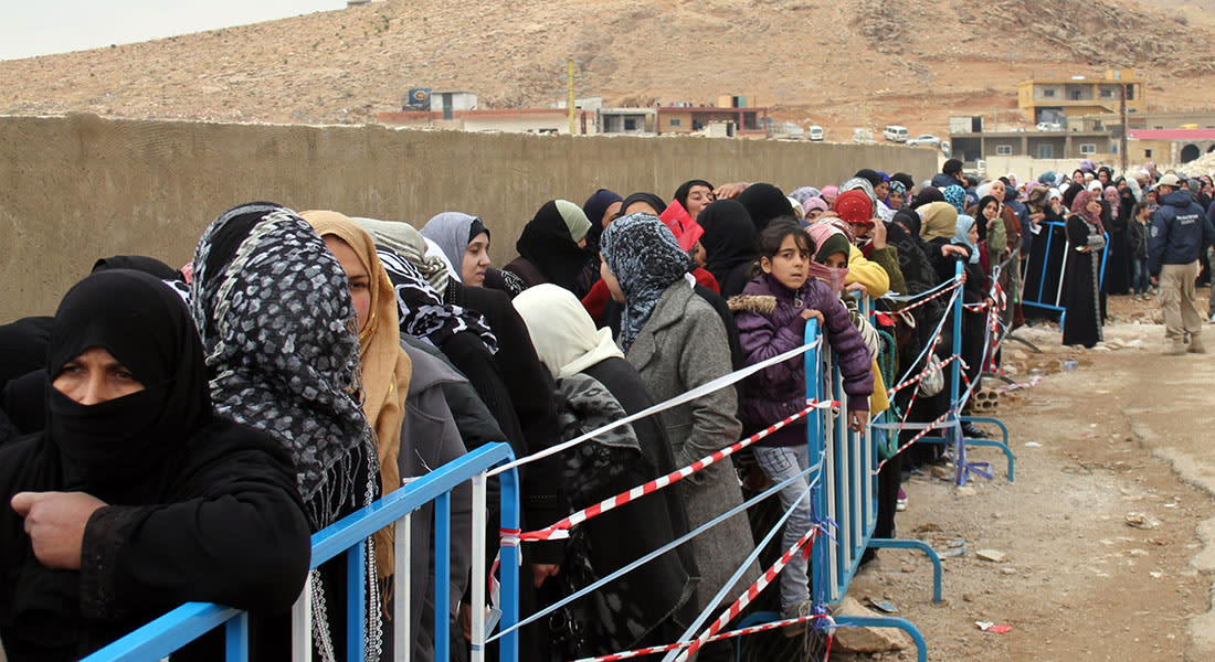 صحف: لاجؤون سوريون في حقول ألغام تركية والسعودية تعلق مساعداتها لليمن