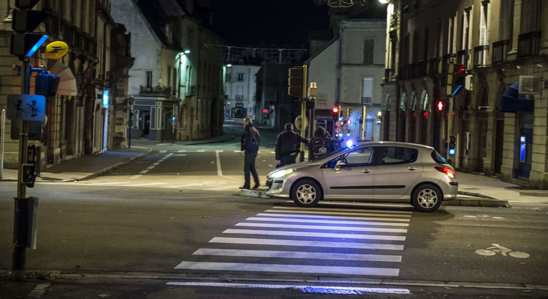فرنسا.. الشرطة تعتقل رجلاً دهس عدداً من المارة بسيارته وهو يردد "الله أكبر"