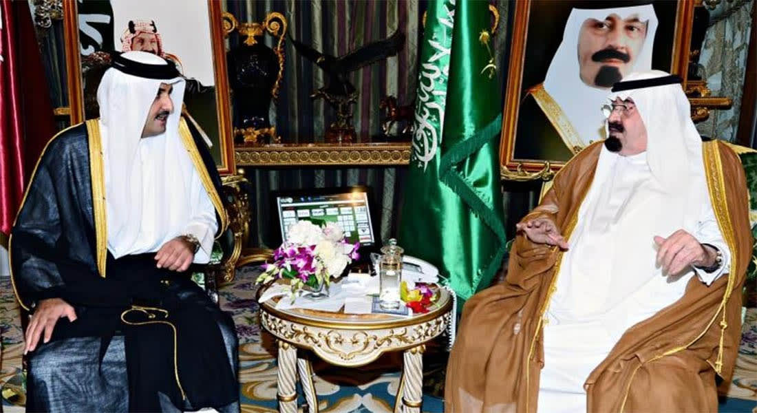 أمير قطر يلتقي الملك السعودي في جدة