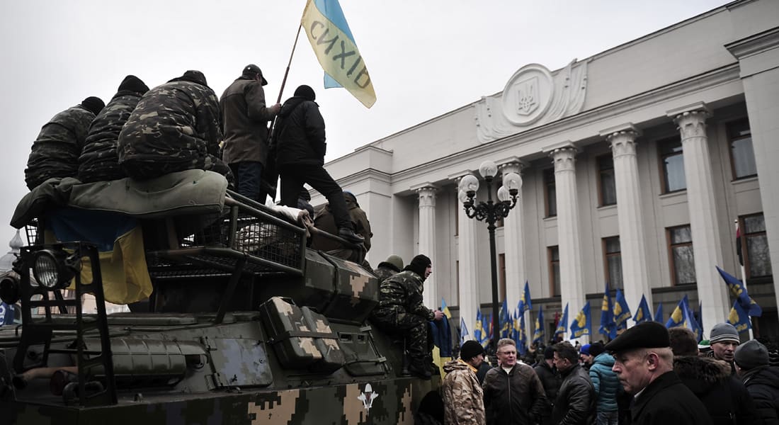 يانكوفيتش: "أنا الرئيس الشرعي".. ومخاوف من "غزو روسي" لأوكرانيا