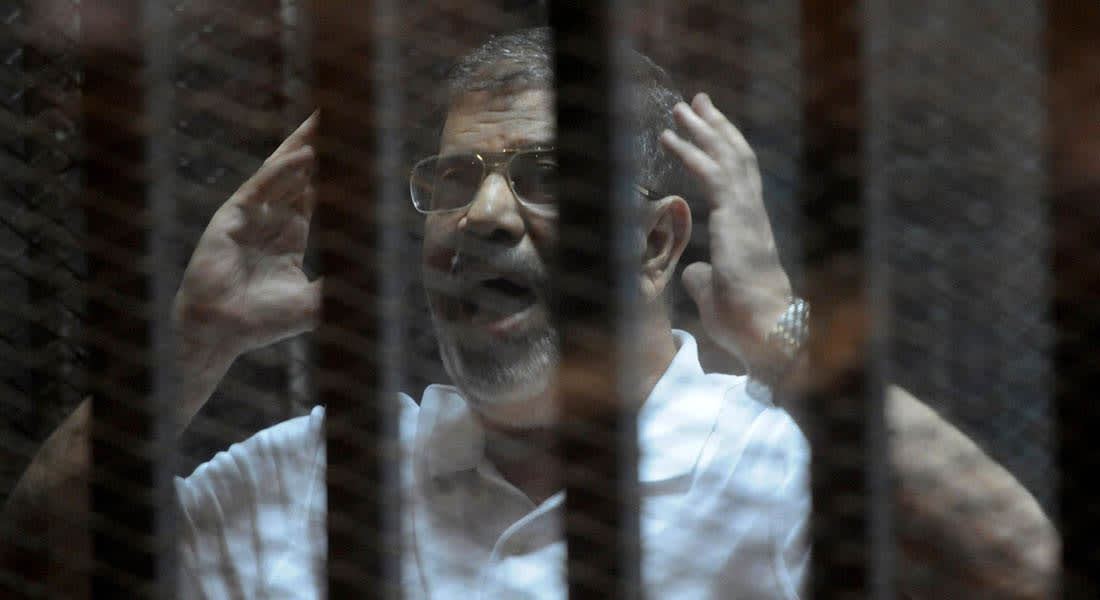 صحف: توقعات بموت محمد مرسي مقتولا وحملة لإنقاذ العملة السورية