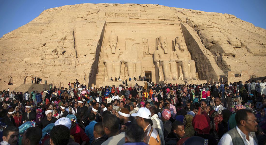 مصر: إيرادات السياحة تقدر بملياري دولار والقطاع يستعيد جزءاً من عافيته 