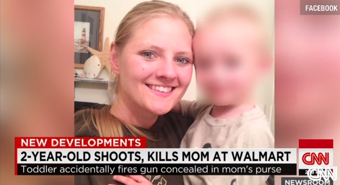 أمريكية تلقى حتفها بطلقة من مسدس بيد طفلها البالغ من العمر سنتين
