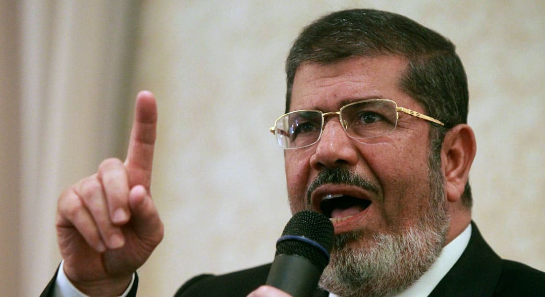 مصر.. مرسي يعترض على عدم إعطائه أقلاما وأوراقا بجلسة قضية "التخابر والإرهاب"