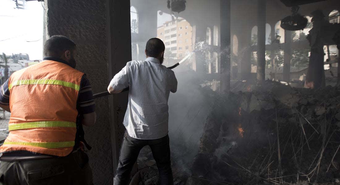 إحراق مسجد في رام الله وكتابات عنصرية بالعبرية على جدرانه