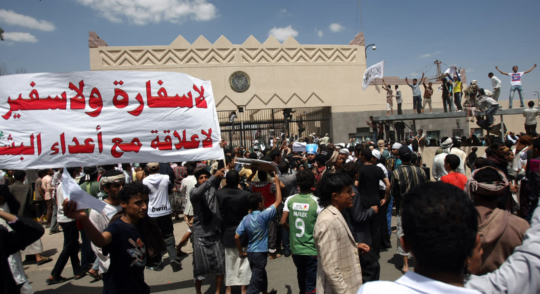 اليمن.. إطلاق نار على سيارة تابعة للسفارة الأمريكية عند نقطة تفتيش في صنعاء