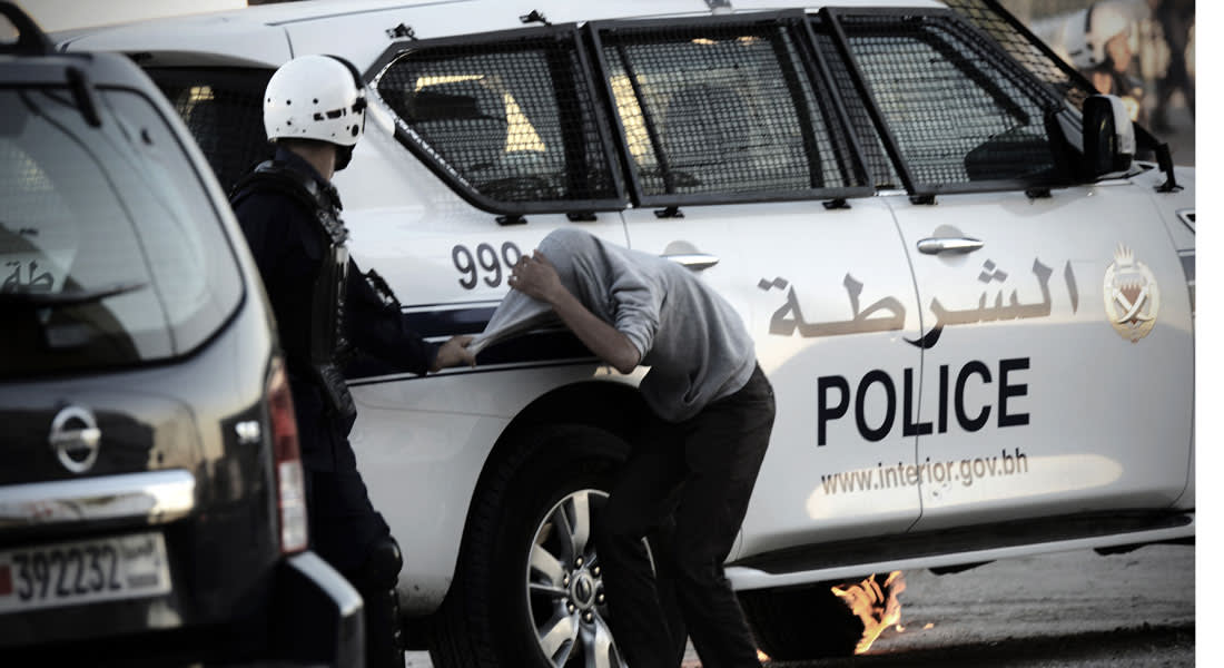 إصابة 3 رجال أمن في البحرين في هجوم بالقنابل الحارقة
