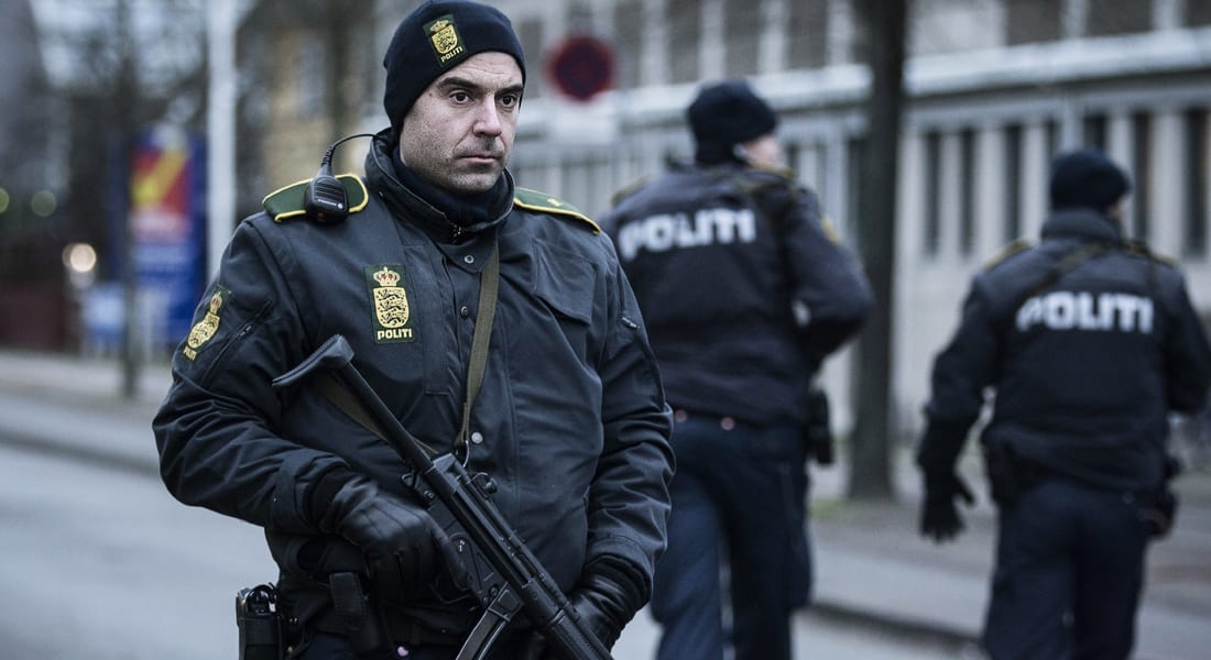 الشرطة الدنماركية تؤكد مقتل مطلق النار على تجمع ضم أحد رسامي الصور المسيئة للنبي