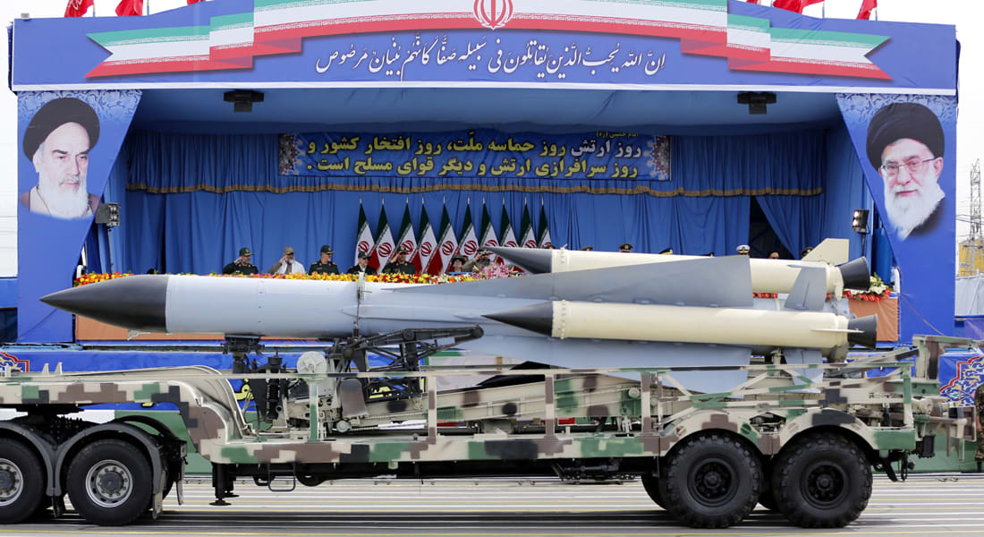 إيران تكشف النقاب عن نسخة محلية لصواريخ "كروز" وتوجه رسالة للأعداء والأصدقاء