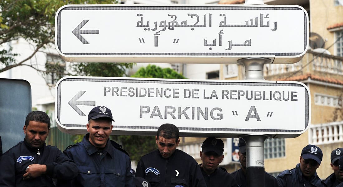 بوتفليقة يحذر من محاولات "زعزعة" استقرار الجزائر والسقوط في "فخ الربيع العربي"