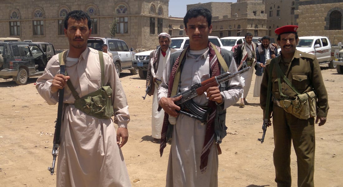 مسؤول يمني: سلاح الجو الذي يقوده الحوثيون أغار على القصر الرئاسي بعدن
