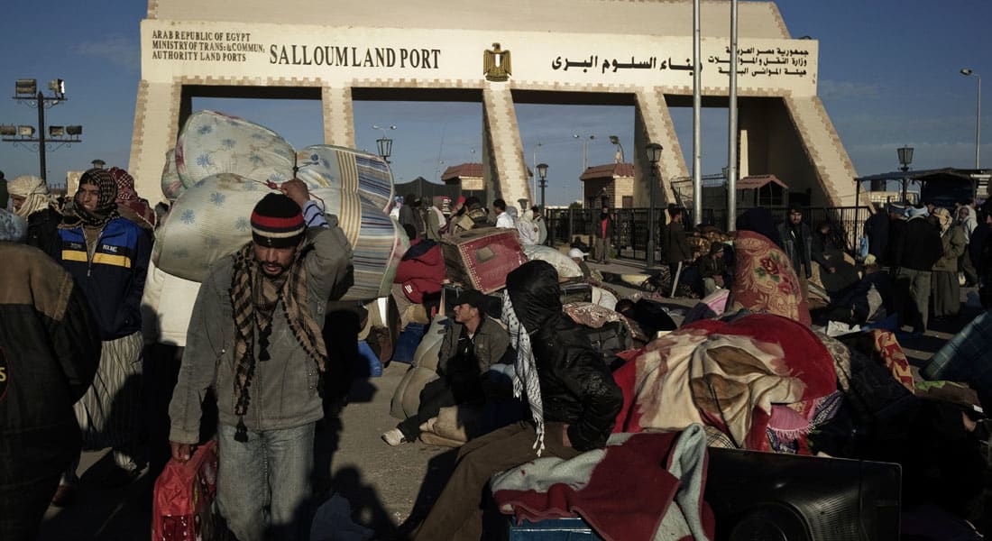 اختفاء غامض لـ46 مصرياً في ليبيا.. مخاوف من الوقوع بقبضة "داعش" والبحث يمتد إلى إيطاليا