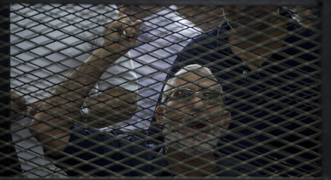 نائب عام مصر يأمر بإدراج 18 من قيادات "الإخوان" يتقدمهم بديع والشاطر بقائمة "الإرهابيين"