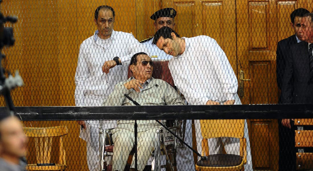 النقض تمدد الترقب إلى 4 يونيو.. هل يعود مبارك إلى قفص "محاكمة القرن" للمرة الثالثة؟