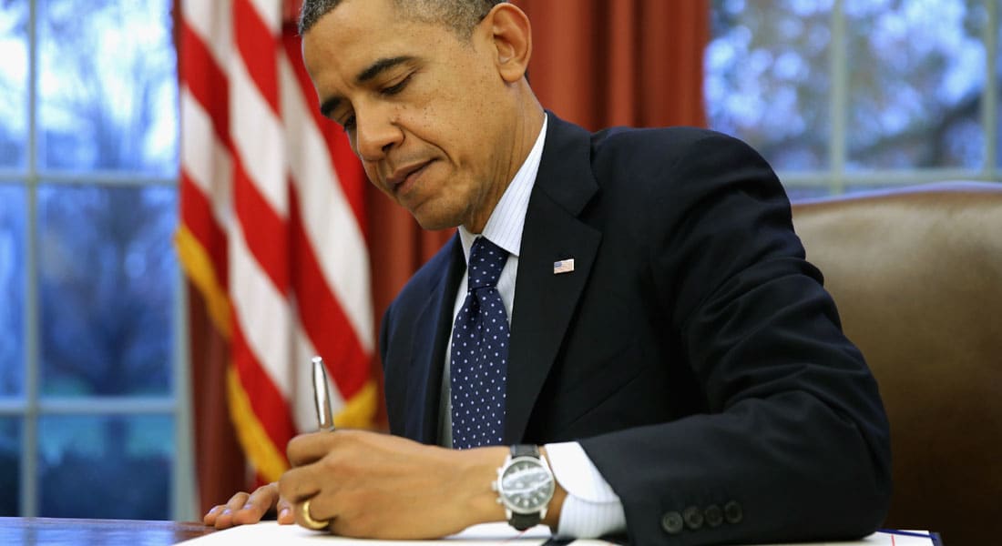 أوباما يوقع على قرار رفعه الكونغرس يخول المجلس بمراجعة الاتفاق النووي الإيراني
