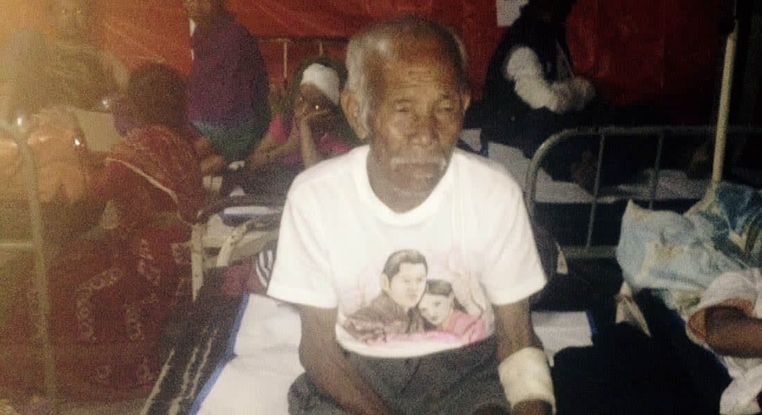 "معجزة" بعد أسبوع على زلزال نيبال.. انتشال عجوز 101 عاماً حياً من تحت الأنقاض