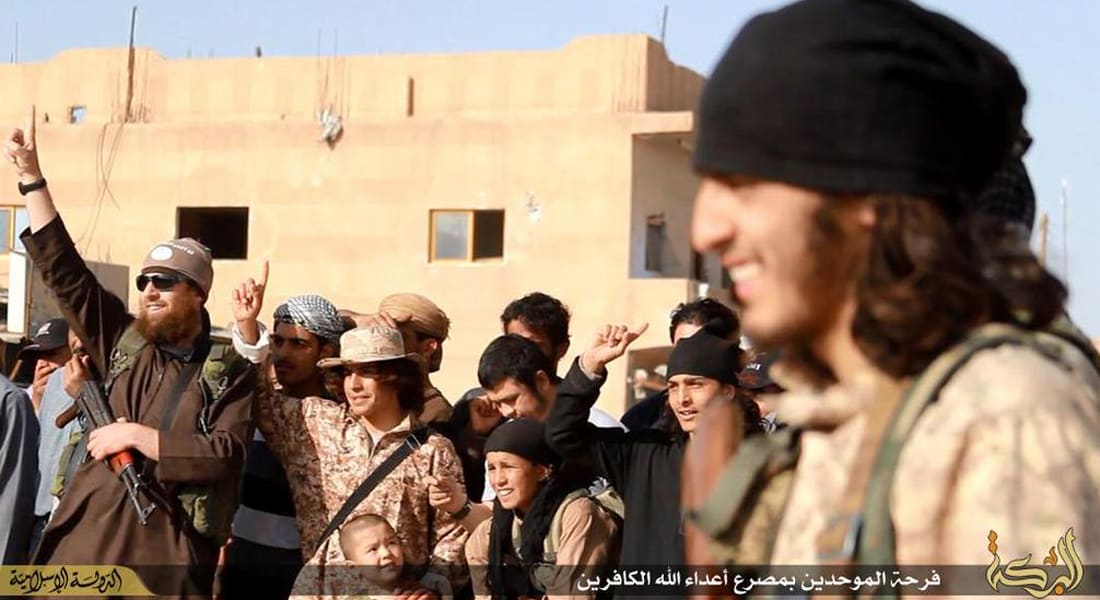 داعش يتقدم إلى مشارف الحسكة مستفيدا من سقوط تدمر.. ويقطع رؤوس ستة في دير الزور