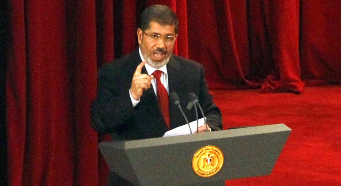 جامعة مصرية تنهي خدمة مرسي "نهائياً" بعد الحكم بسجنه في قضية "الاتحادية"