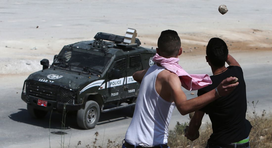 حماس تتبنى هجوماً يحمل عدة رسائل على سيارة للمستوطنين بالضفة الغربية