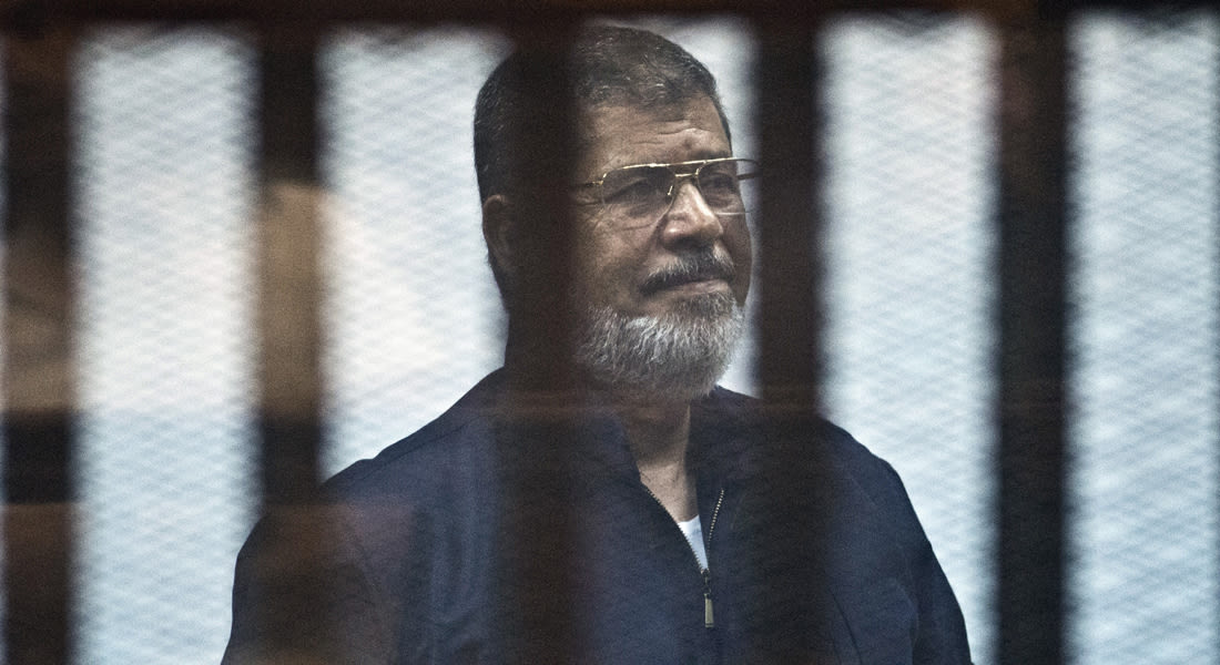 مصر: "السكر" يمنع مرسي من حضور "التخابر مع قطر".. وابنه يغادر السجن بعد حبسه عاماً في قضية "حشيش"