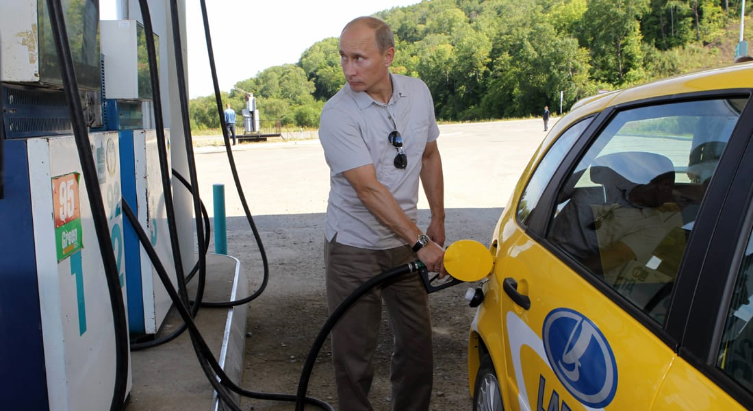رئيس أكبر شركات النفط بروسيا: البلاد ستشهد تناقصاً بتصدير البنزين بحلول عام 2017