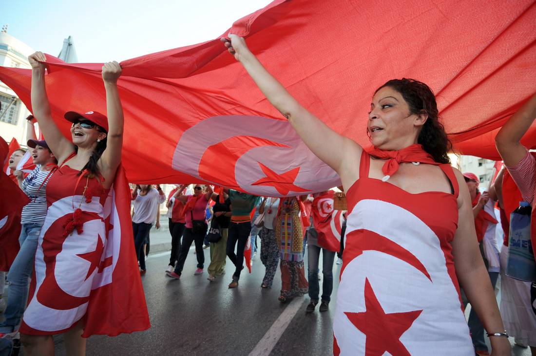 التونسيات يحتفلن في عيدهن الوطني بمنع تعدد الزوجات وسحب القوامة من الرجل