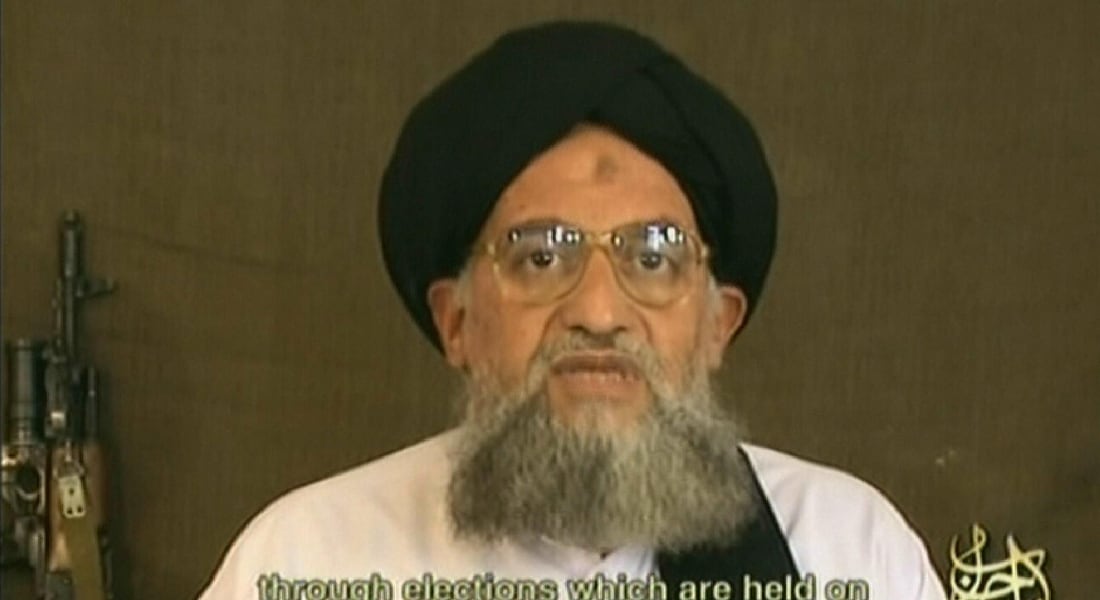 برسالة صوتية.. الظواهري يعلن ولاء "القاعدة" لزعيم طالبان الجديد الملا منصور
