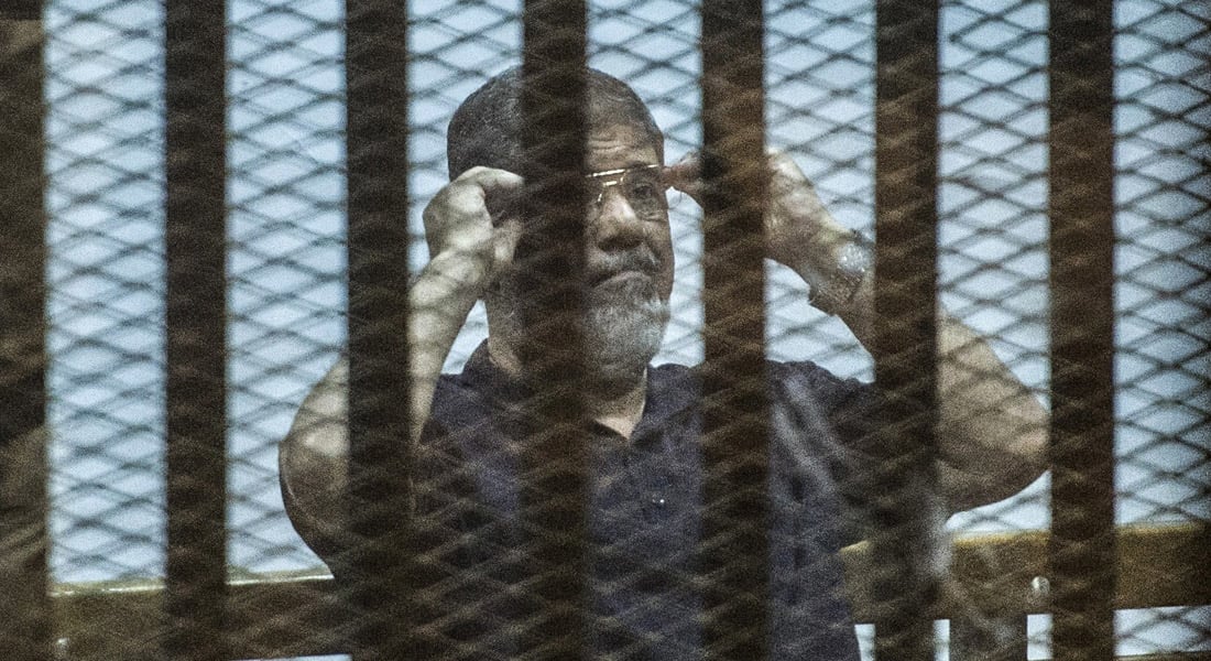 في آخر لحظة.. دفاع مرسي و"إخوانه" يقدم طعونه على أحكام "اقتحام السجون" و"التخابر"