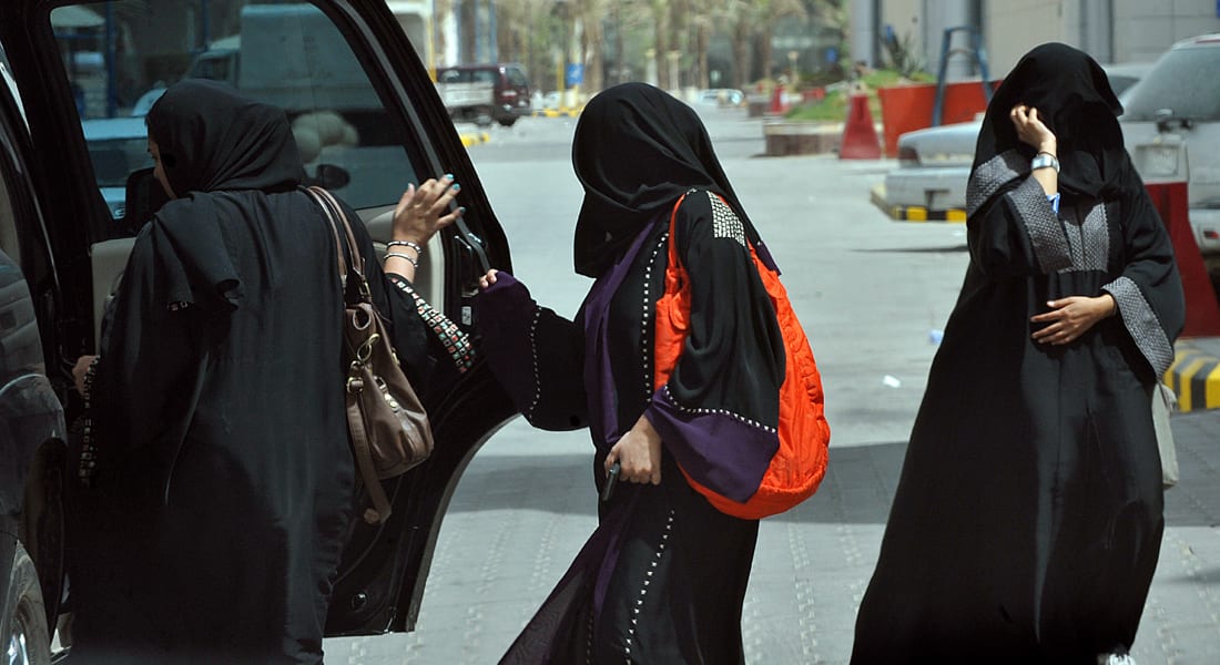 اليوم تاريخي في السعودية.. النساء يبدأن بالتسجيل للتصويت بالانتخابات