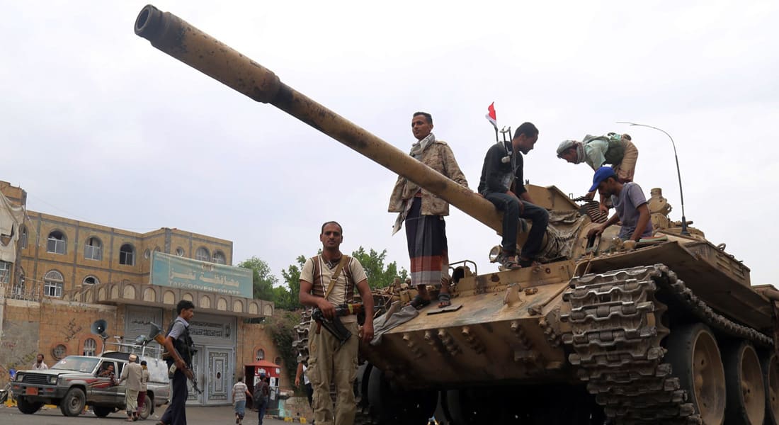 معارك قاسية بتعز والحكومة "واثقة من النصر" بمأرب.. والحوثيون يلمّحون لرئاسة جديدة بدعوى "سد الفراغ"