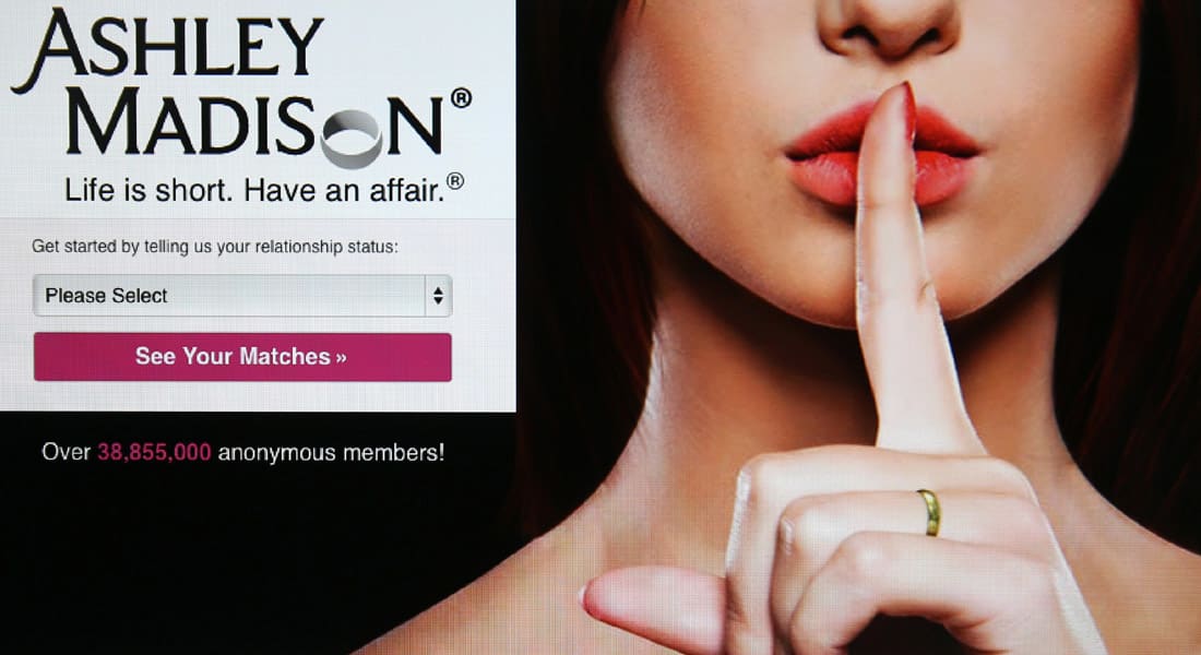 قرصنة موقع الخيانة الزوجية "آشلي ماديسون" تكشف حقيقة مقدم البرامج جوش دوغار وادعائه "الإيمان والقيم"