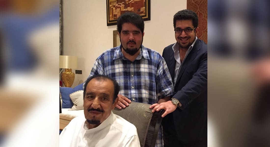 صورة للملك سلمان من المغرب مع "نواف بن فيصل" و"عبدالعزيز بن فهد"