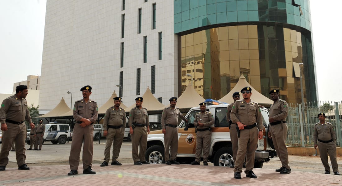 السعودية: مقتل رجل أمن وإصابة 2 بمحاولة تسلل لموقع أمني في ابقيق.. وكشف هوية المسلح وهو نواف مناحي العتيبي 