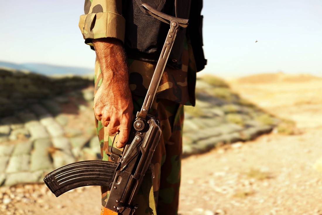 مقتل سبعة جنود ليبيين على يد تنظيم "داعش" في هجوم مباغت قرب بنغازي