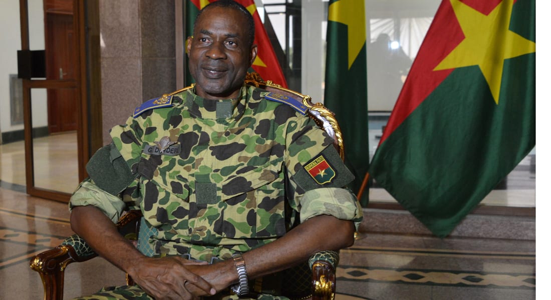 الجيش يعتقل الرئيس ويسيطر على الحكم في بوركينا فاسو.. ومغردون: مصر ستظل ملهمة للدول الإفريقية 