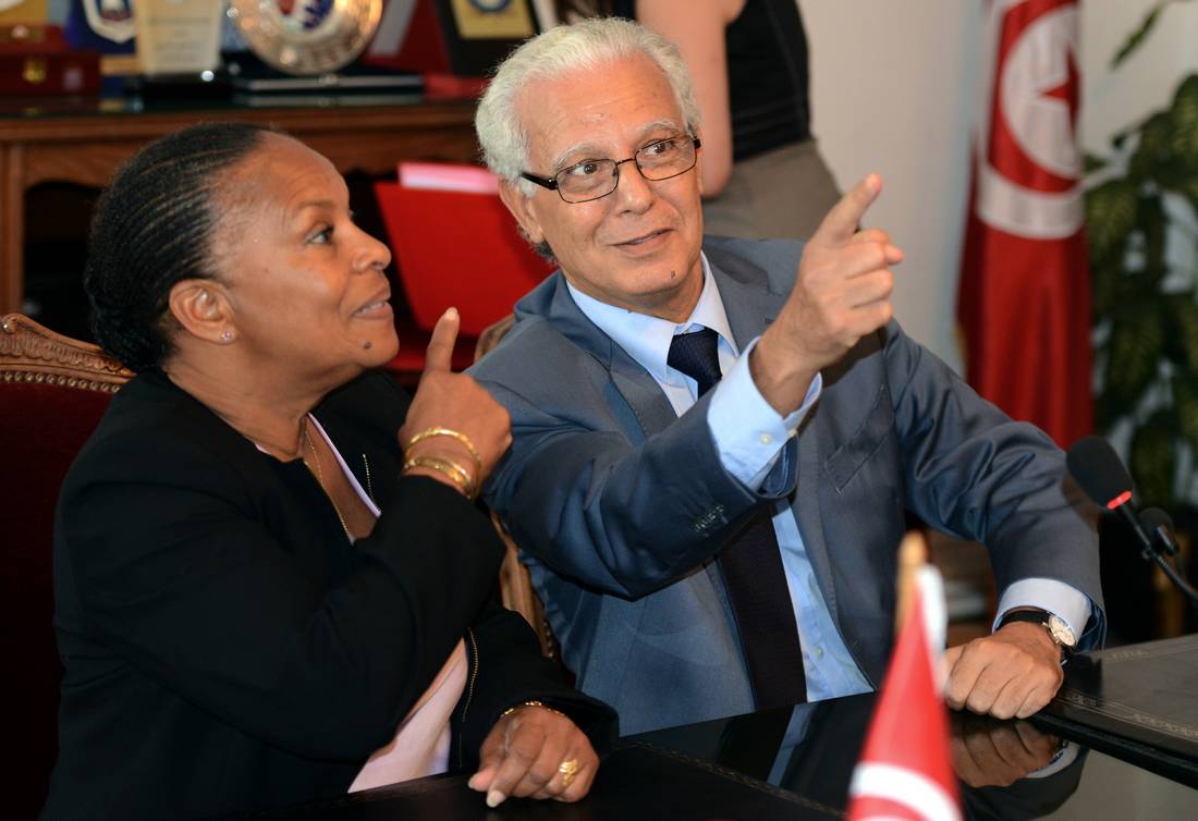وزير العدل التونسي يدعو بلاده إلى إلغاء تجريم "اللواط" واحترام الحريات الخاصة