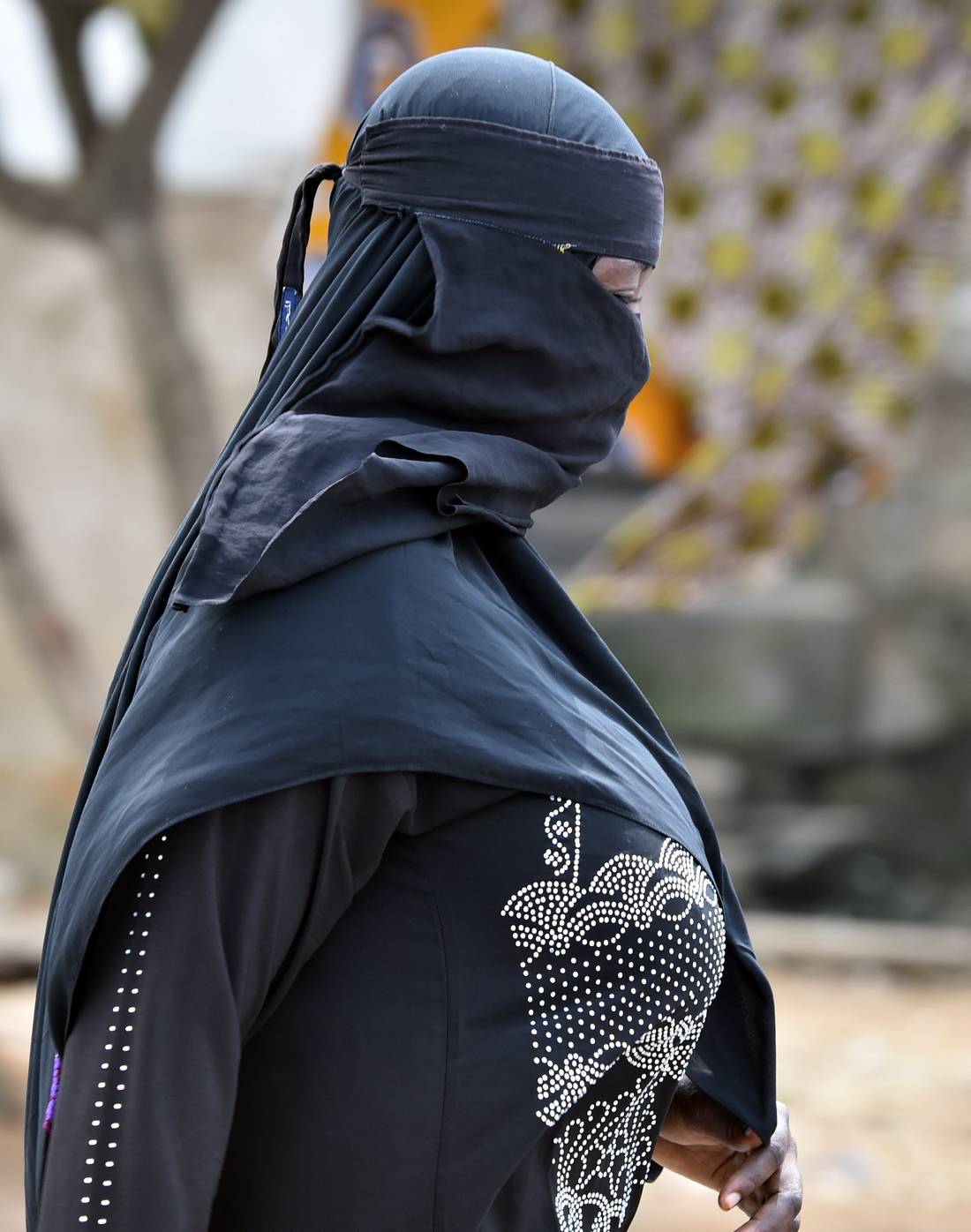 إلقاء القبض على "أم الزهراء".. الفرنسية التي تزوّج مقاتلي "داعش" من أوروبيات