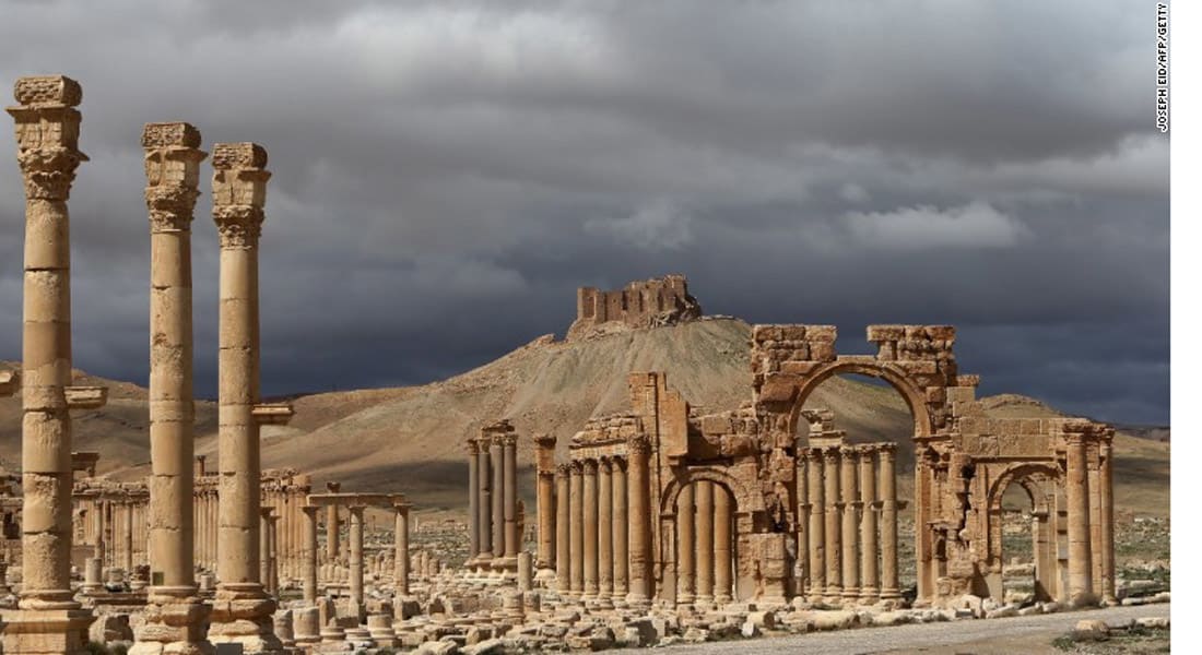 مصادر سورية: "داعش" يدمر قوس النصر الأثري في تدمر 
