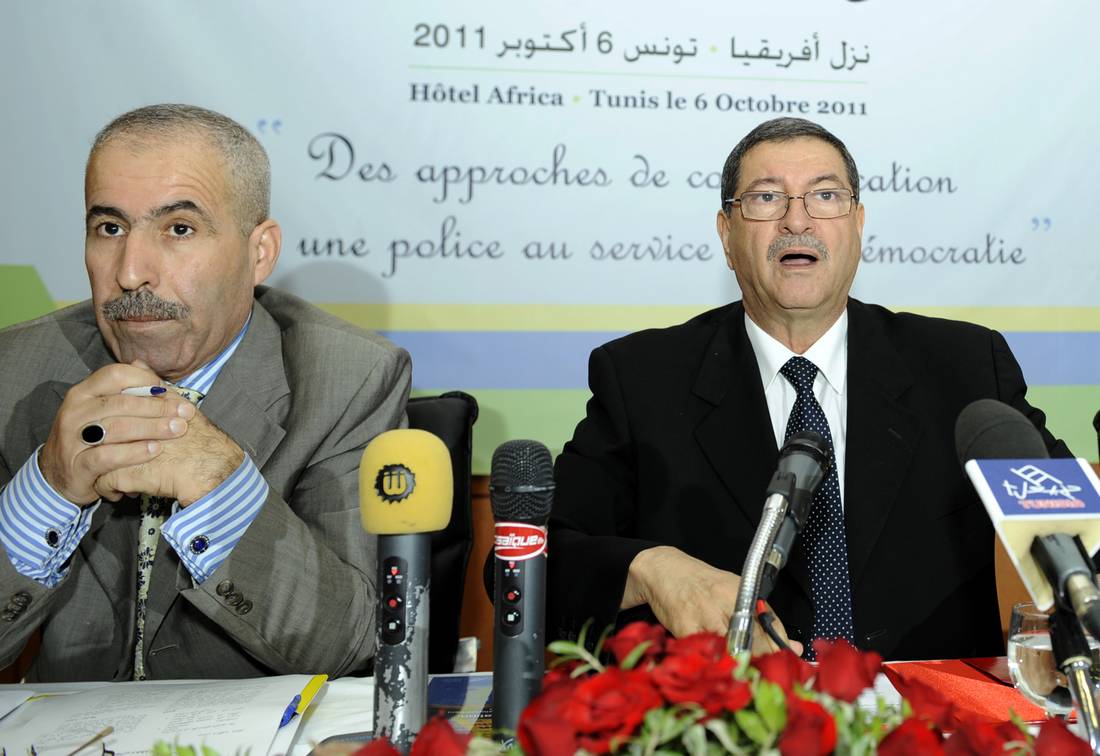 وزير تونسي يستقيل ويكتب:" أخجل من نفسي بعدما حوّلت ثقة المواطنين إلى راتب وسيارة مرسديس"