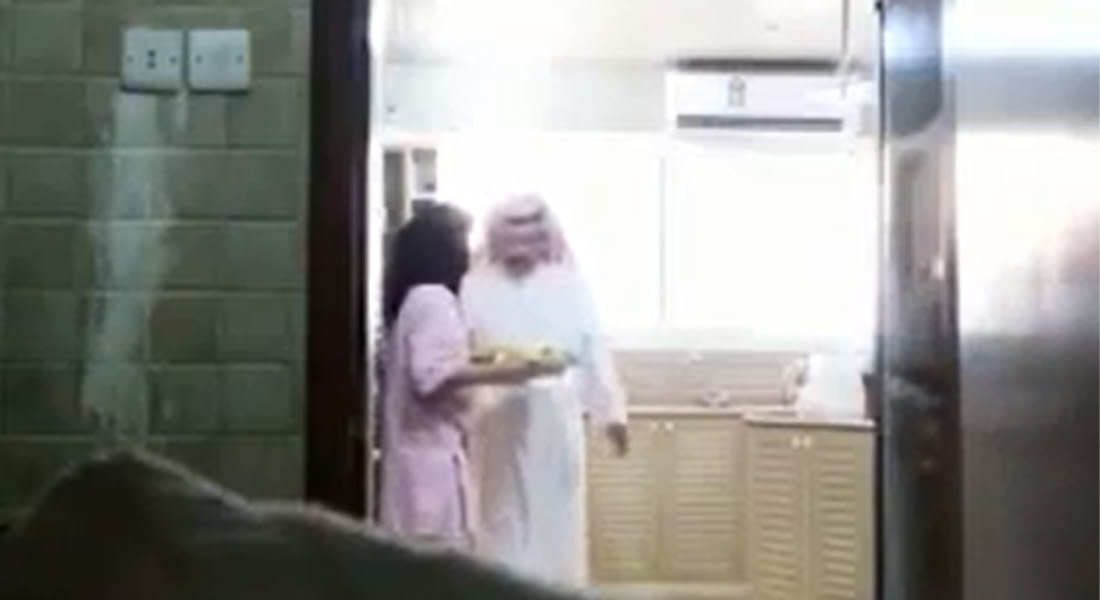 ضجة على وسم "سعودية تفضح زوجها الخاين" بعد تداول تسجيل يصور لحظة التحرش