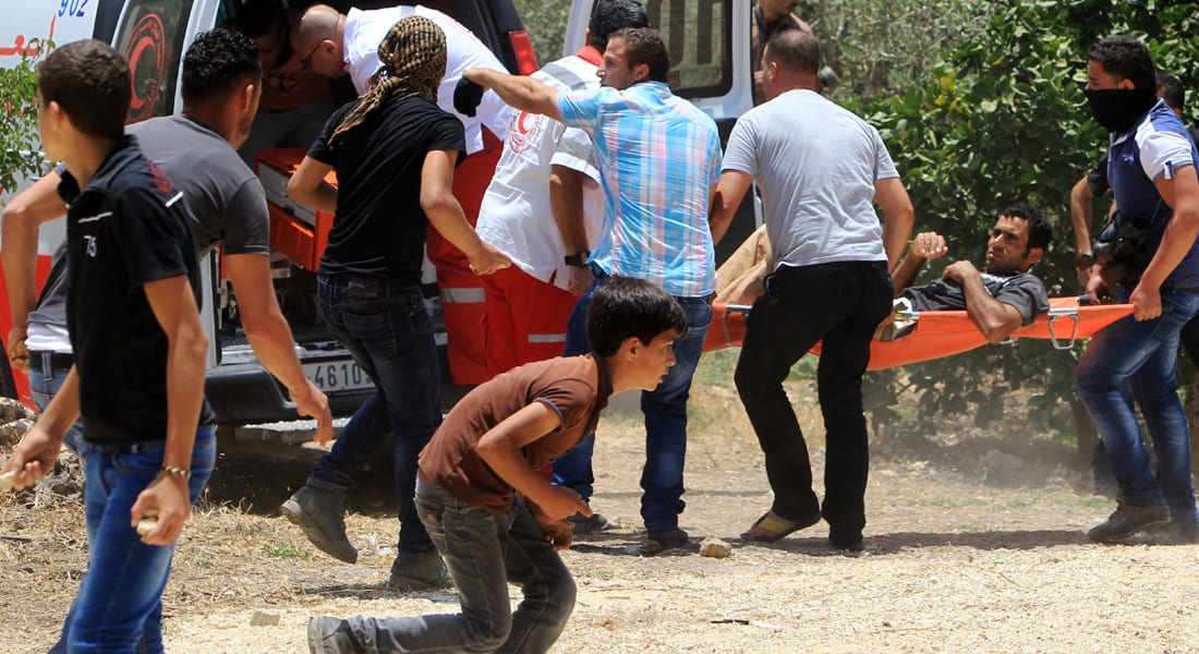الهلال الأحمر الفلسطيني: مستوطن يهاجم فلسطينيين اثنين قرب بيت لحم 