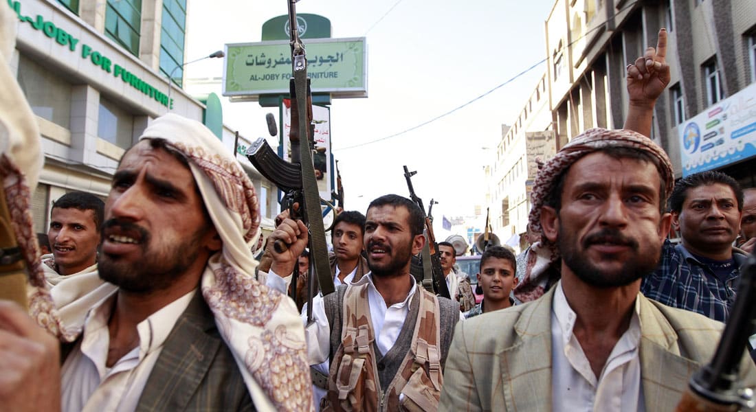 القوات اليمنية الموالية للحوثيين تتوسع بالرواية السورية: عناصر من داعش والقاعدة والنصرة وبلاك ووتر وصلت عدن