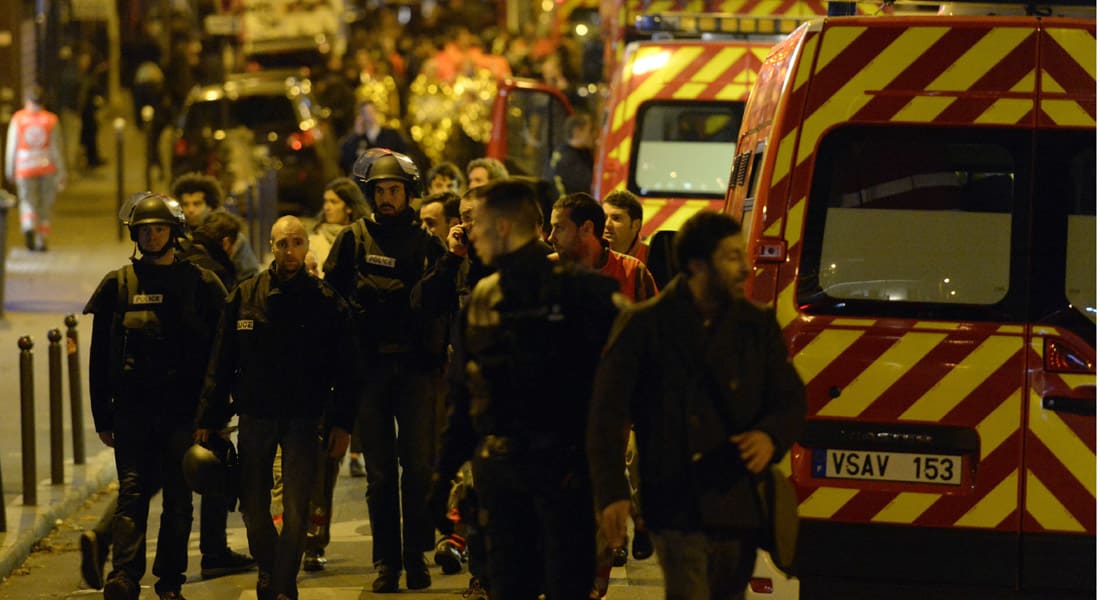 المدعي العام الفرنسي: 3 فرق من "الإرهابيين" نفذت هجمات باريس والضحايا 129 قتيلا و352 مصابا بينهم 99 في حالة حرجة 