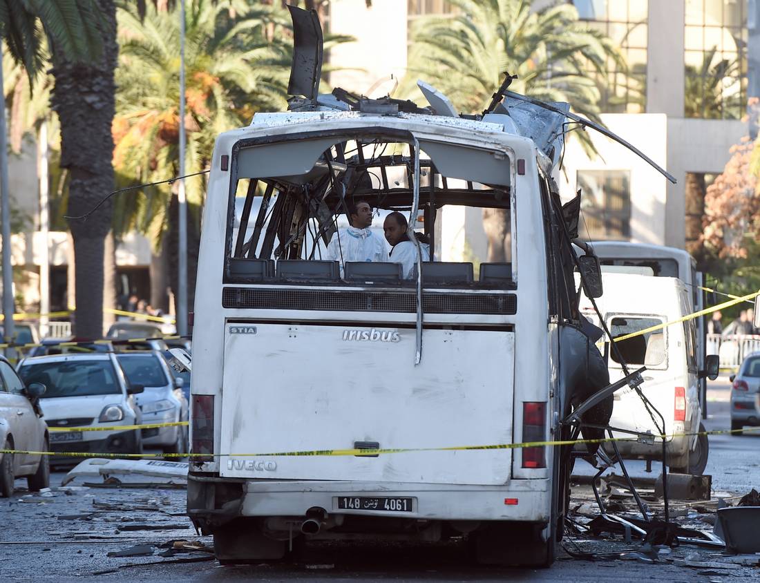 الداخلية التونسية تتعرّف على هوية منفذ تفجير حافلة الأمن الرئاسي