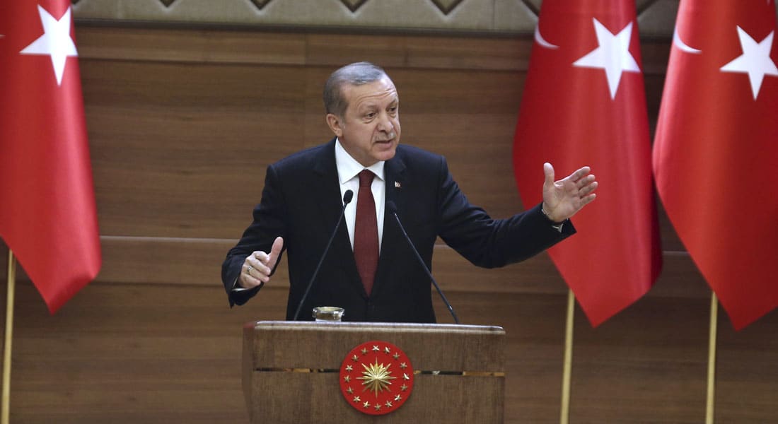 أردوغان: انسحاب قواتنا من العراق غير وارد حاليا.. والعبادي يشكو "خرق حرمة" الأراضي العراقية لمجلس الأمن