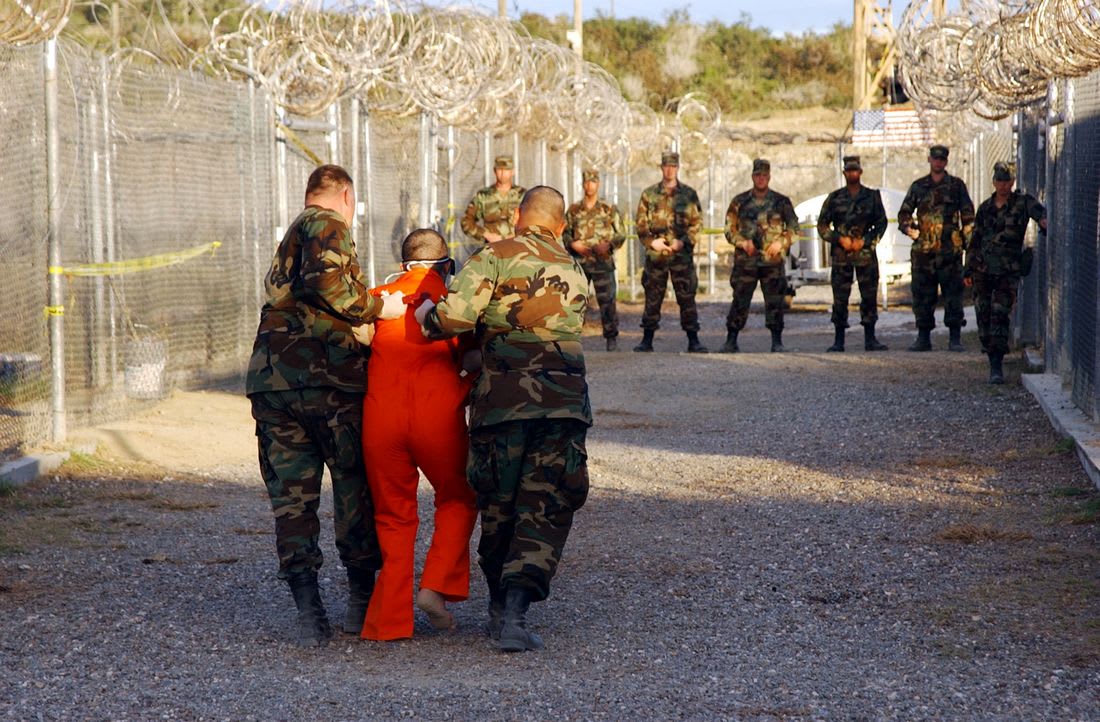 الجزائر تبحث مع الولايات المتحدة تسليم آخر ثمانية جزائريين معتقلين في غوانتانامو