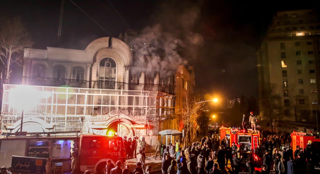 مسقط وعمّان تنضمان لموجة استنكار حرق سفارة السعودية بإيران.. وسفير طهران بالكويت يستبعد قطع العلاقات