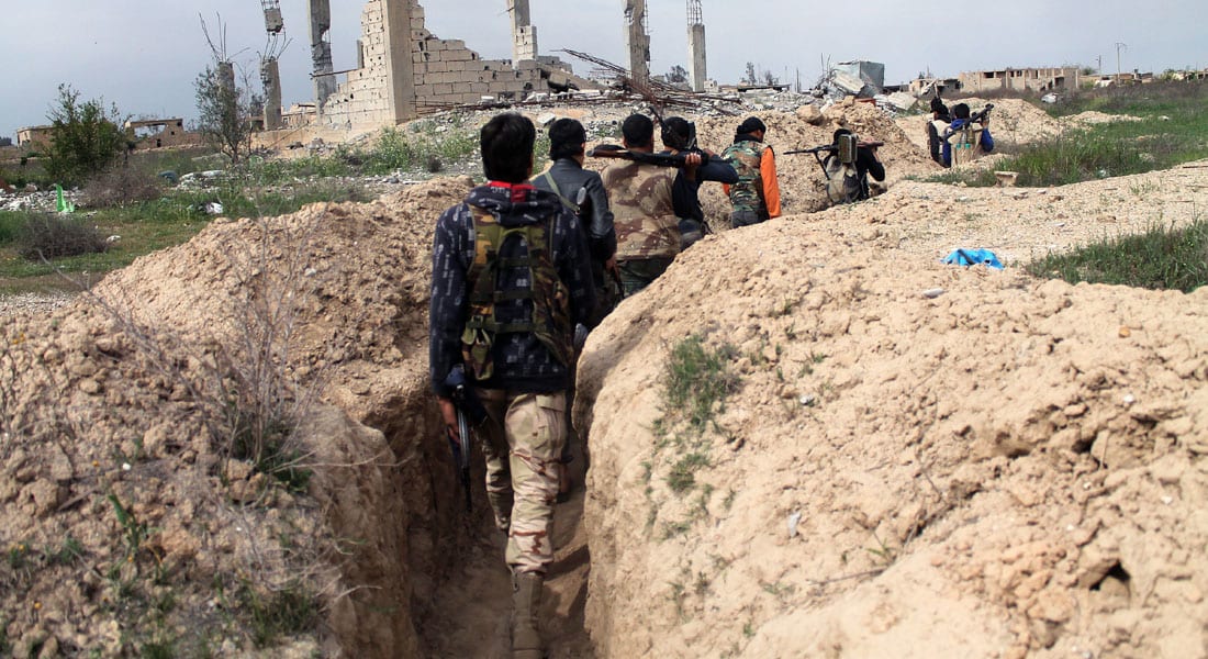 المرصد: 135 قتيلا بدير الزور بعد سيطرة داعش على منطقة البغيلية.. ودمشق ترفع عدد القتلى إلى 300