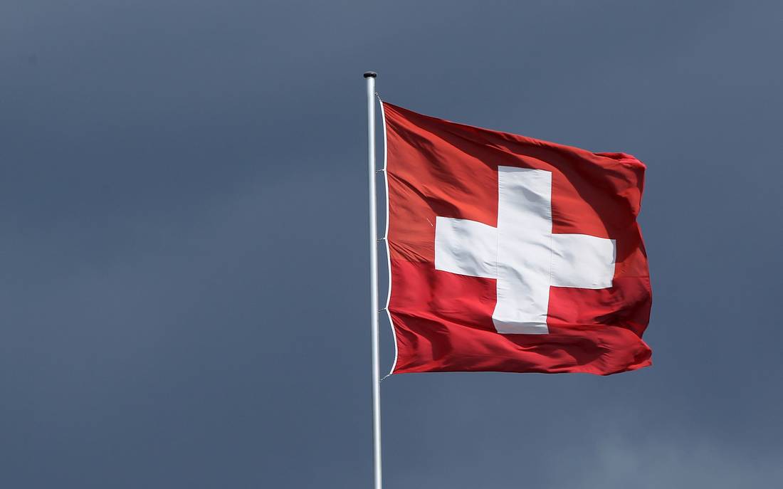 الحكومة السويسرية تجري تصويتًا حول إمكانية منح كل مواطن 2450 دولارًا شهريا دون شروط