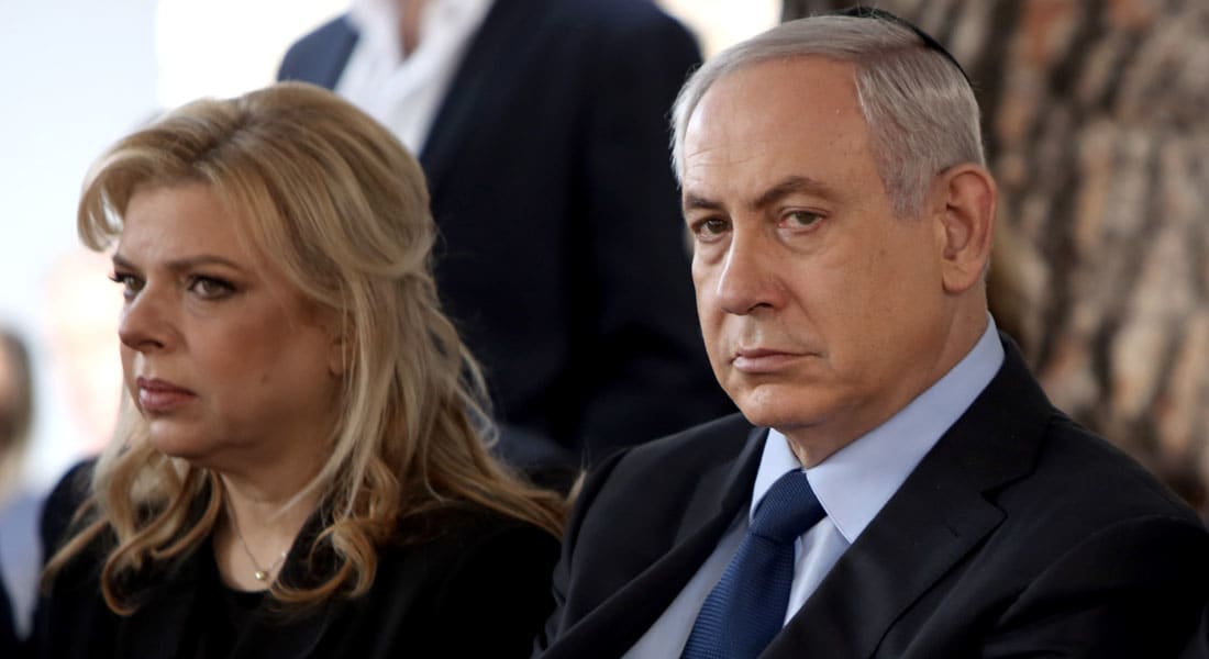محكمة إسرائيلية تمنح عاملا بمنزل نتنياهو تعويضا بعد "إهانته" من قبل زوجة رئيس الوزراء